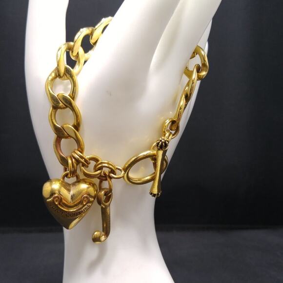 Juicy Couture Gold Tone Puffy Heart Toggle Bracelet 8" J Charm Vintage Jewelry - Picture 4 of 6